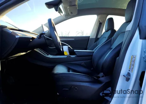 2024 Tesla Model Y z USA, uszkodzony, nr VIN 7SAYGDED9RF202810